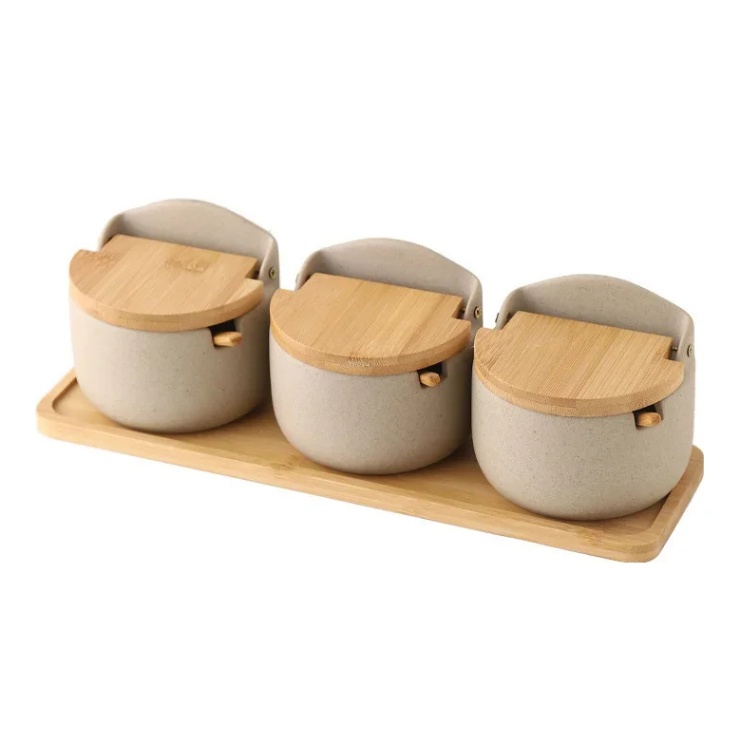 Pote para temperos de cerâmica artesanal